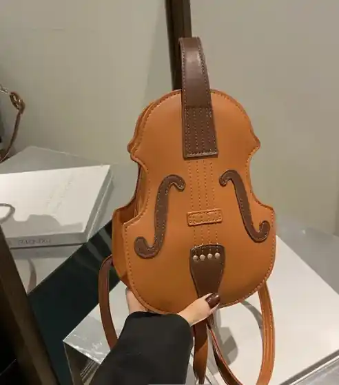 Poslední Šance Hnědá dámská crossbody kabelka ve tvaru houslí