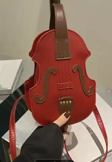 Nejprodávanější Červená dámská crossbody kabelka ve tvaru houslí